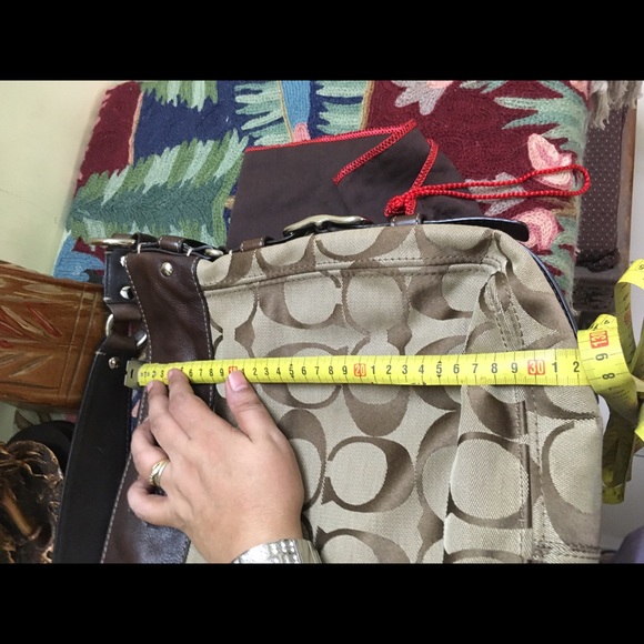 Authentic Coach Zoe Signature Hobo Bag - Picture 7 of 16